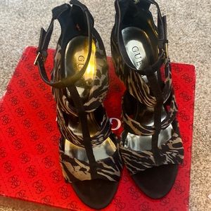Guess 7.5 3.5” heel